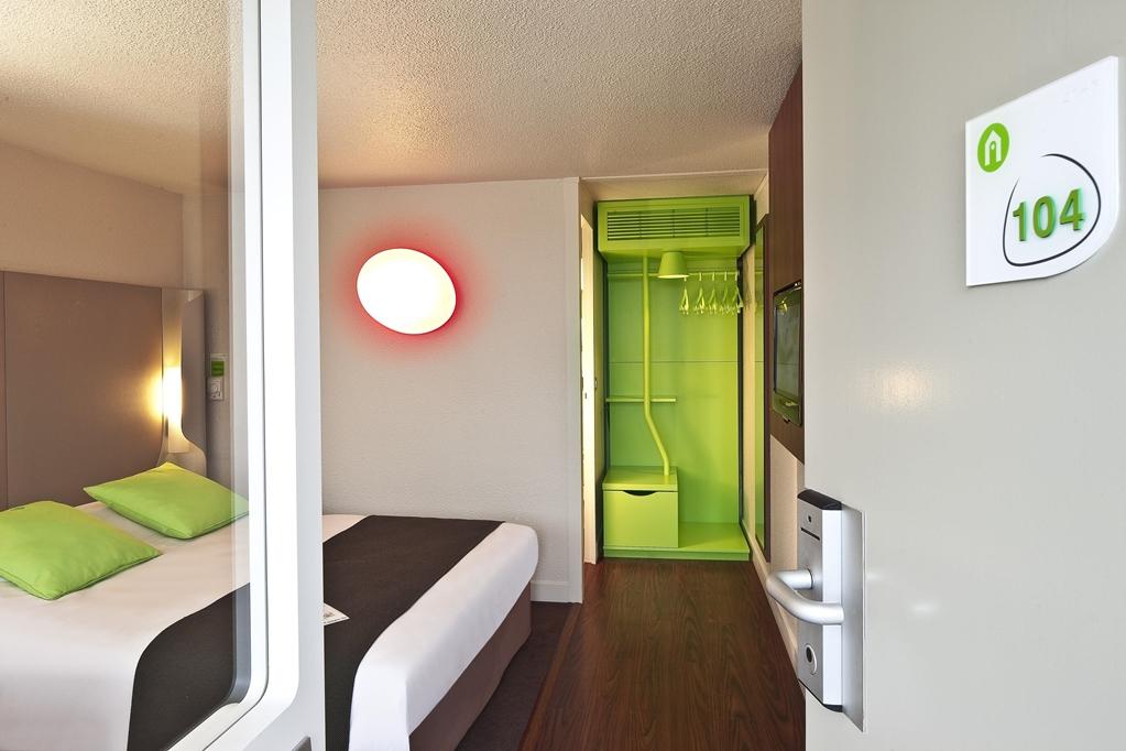 Campanile Gueret Hotel Bagian luar foto