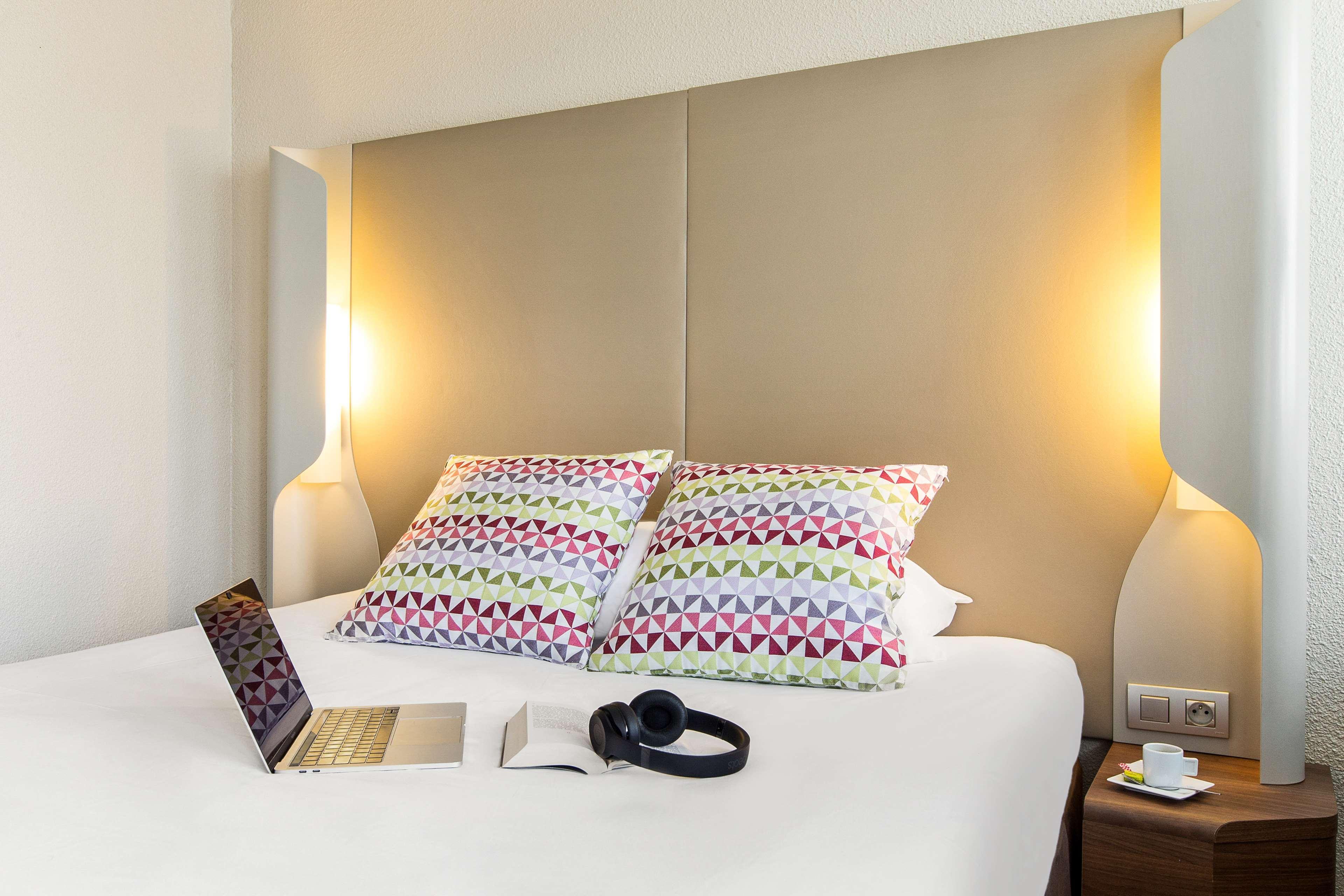 Campanile Gueret Hotel Bagian luar foto