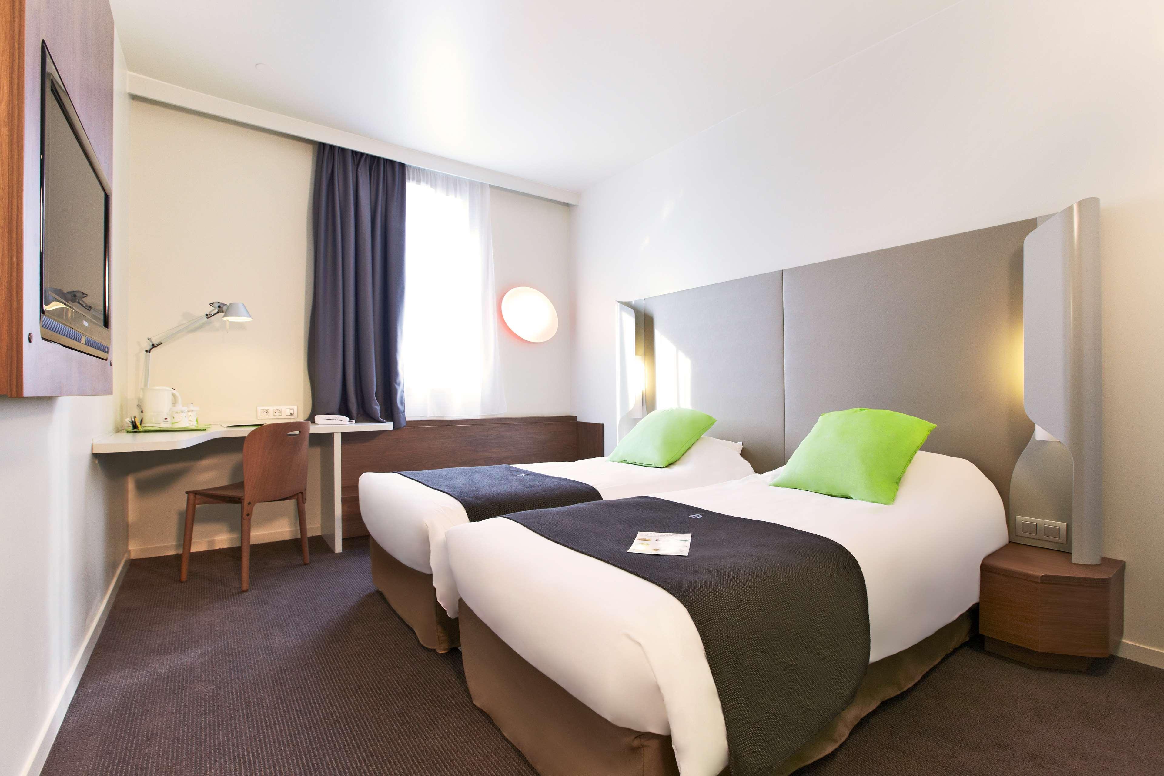 Campanile Gueret Hotel Bagian luar foto