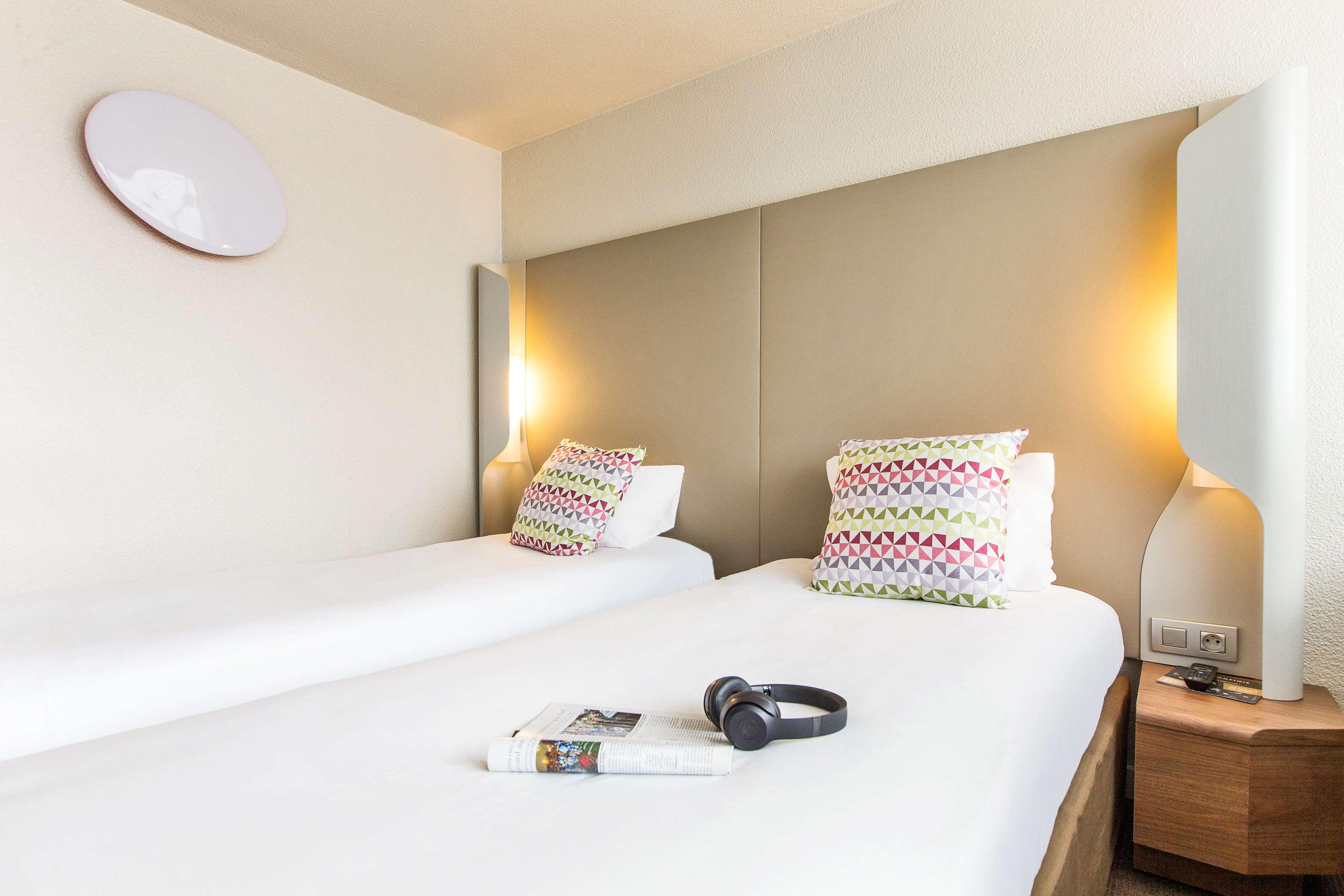 Campanile Gueret Hotel Bagian luar foto
