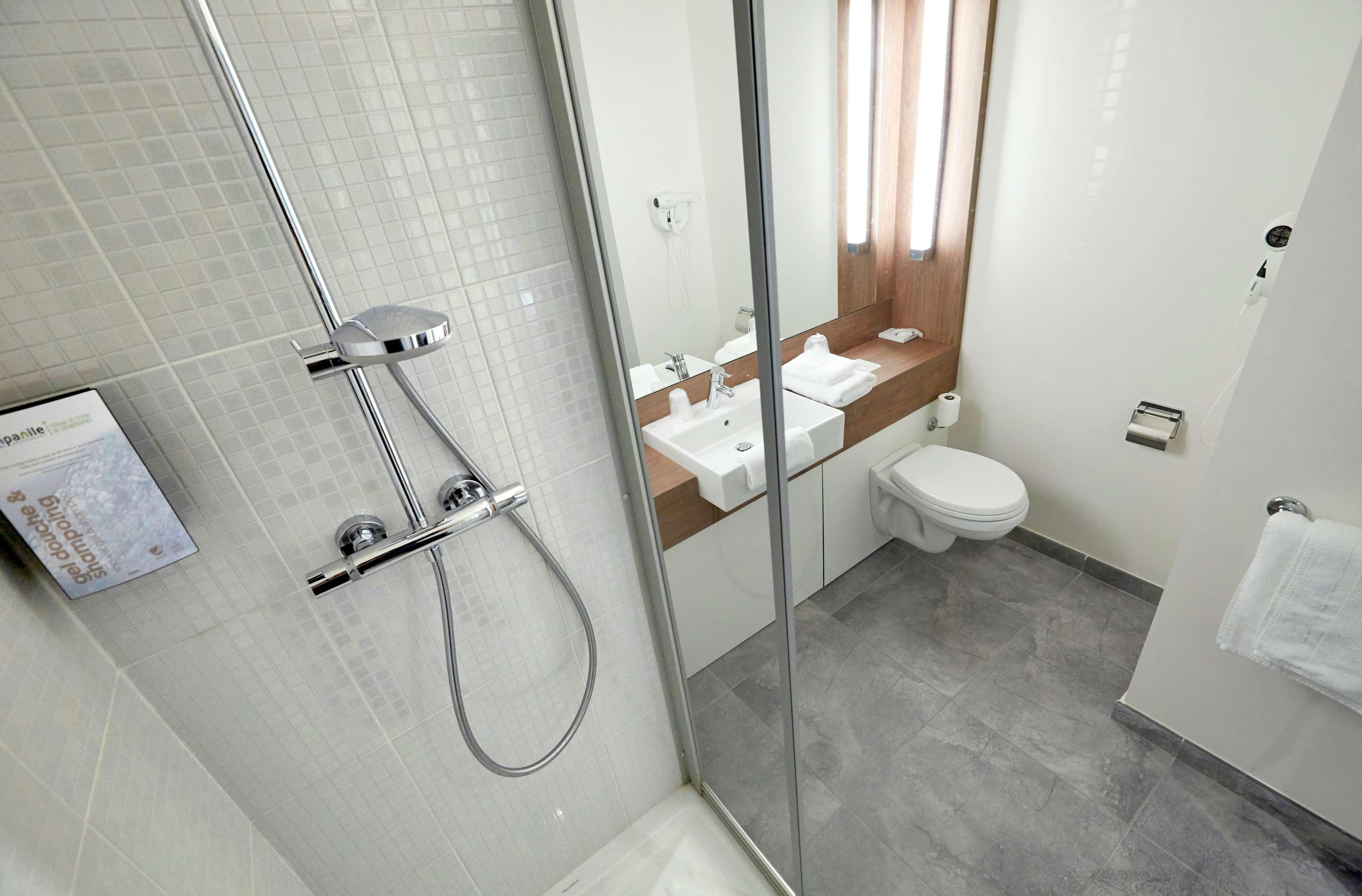 Campanile Gueret Hotel Bagian luar foto