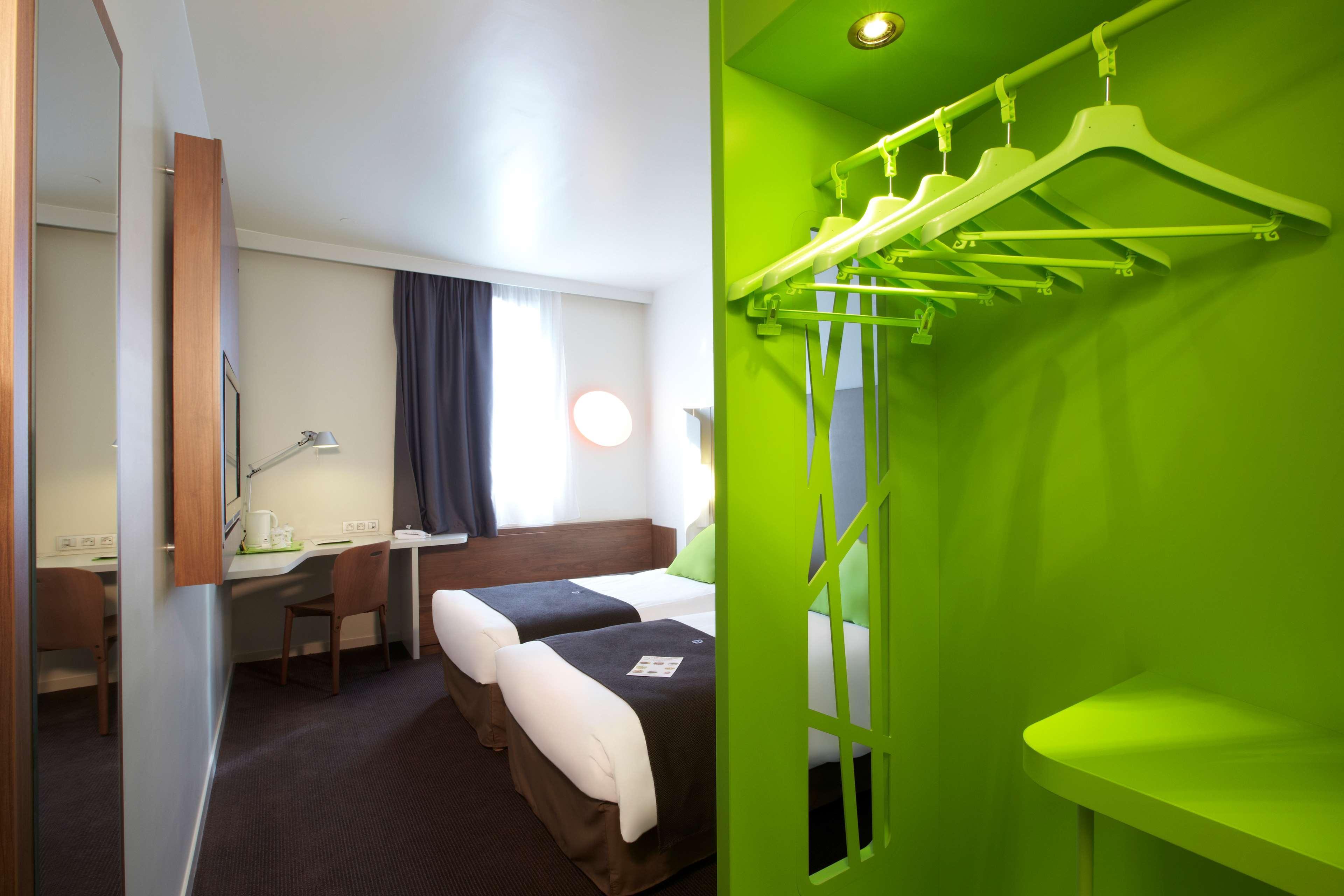 Campanile Gueret Hotel Bagian luar foto