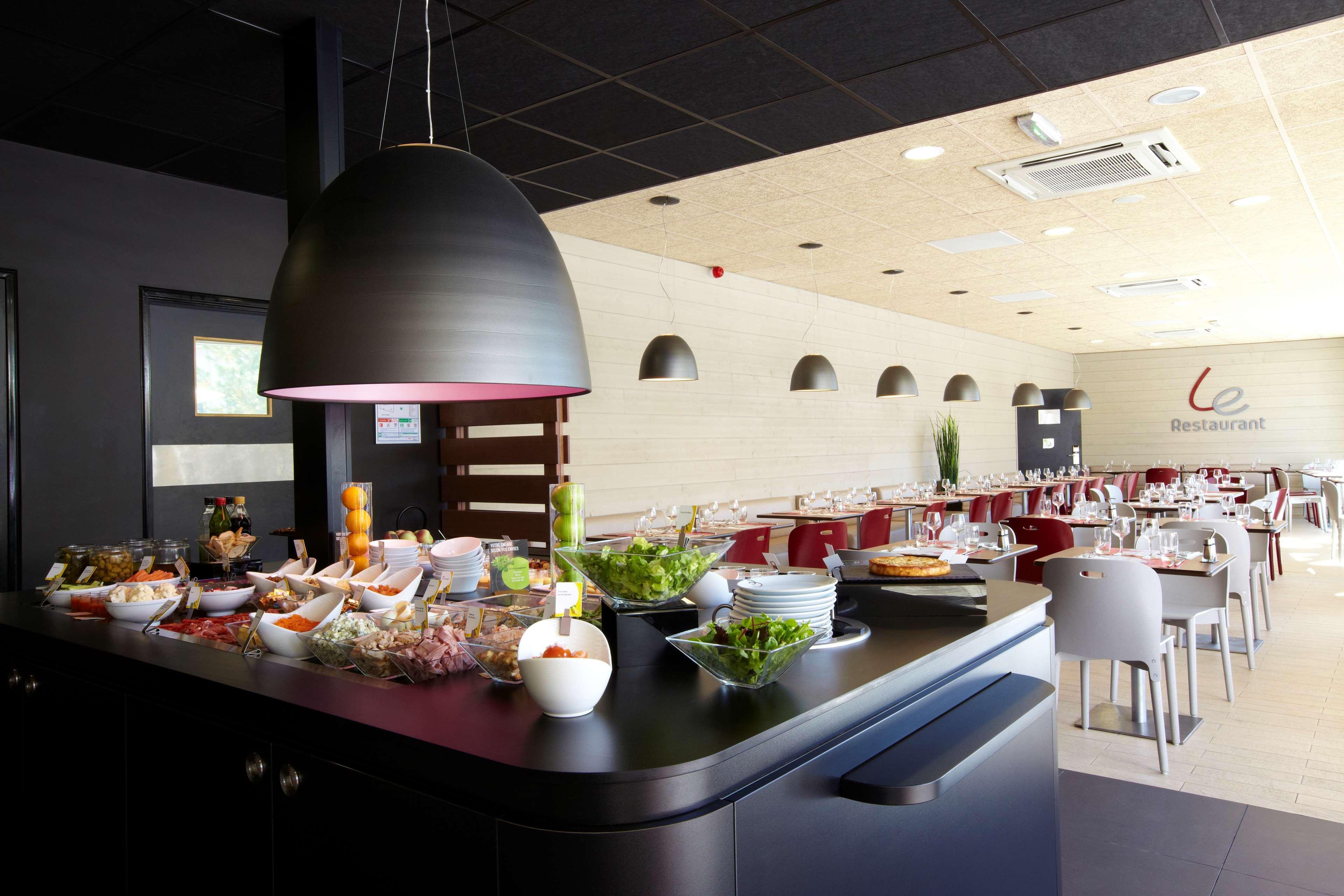 Campanile Gueret Hotel Bagian luar foto