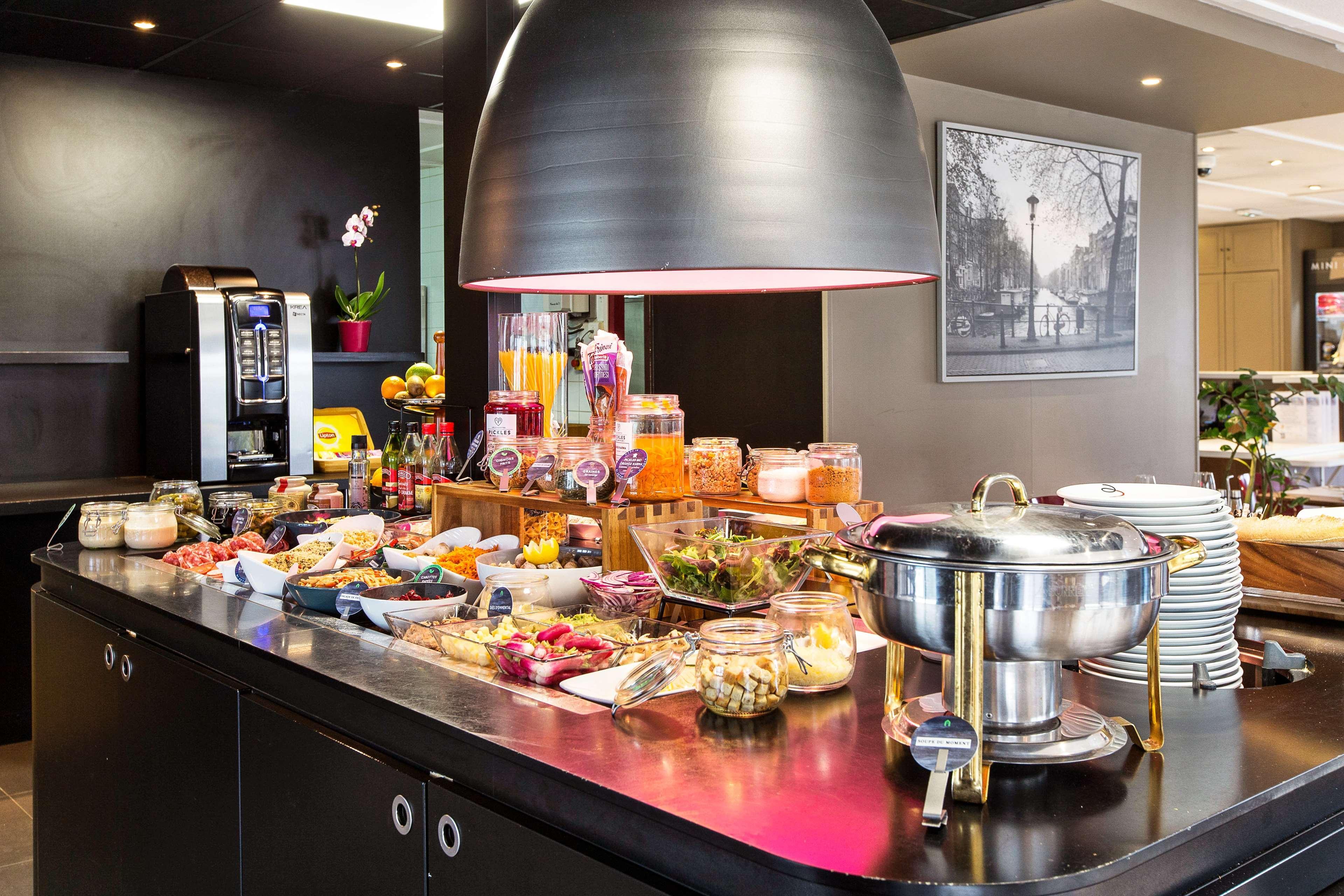 Campanile Gueret Hotel Bagian luar foto