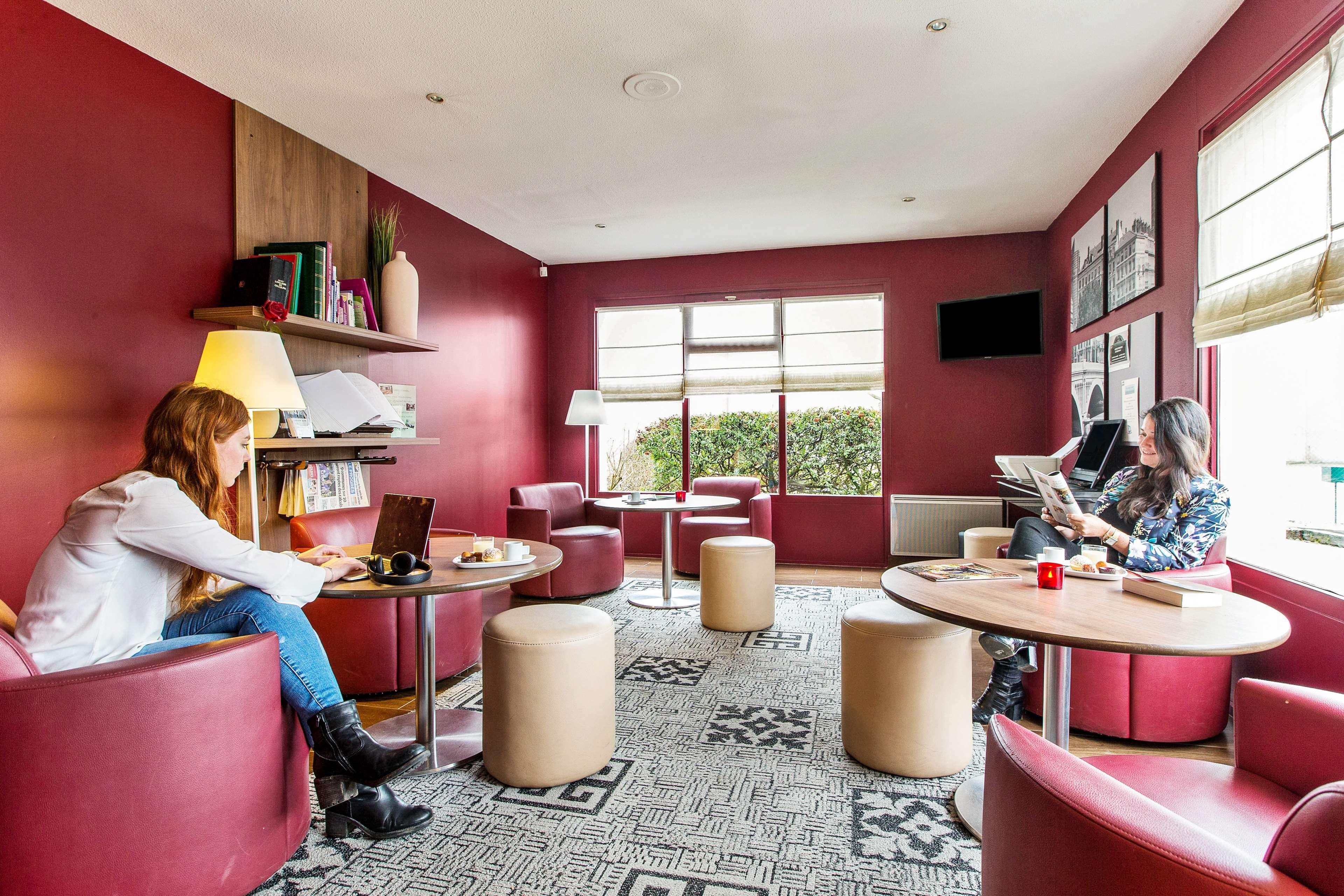 Campanile Gueret Hotel Bagian luar foto