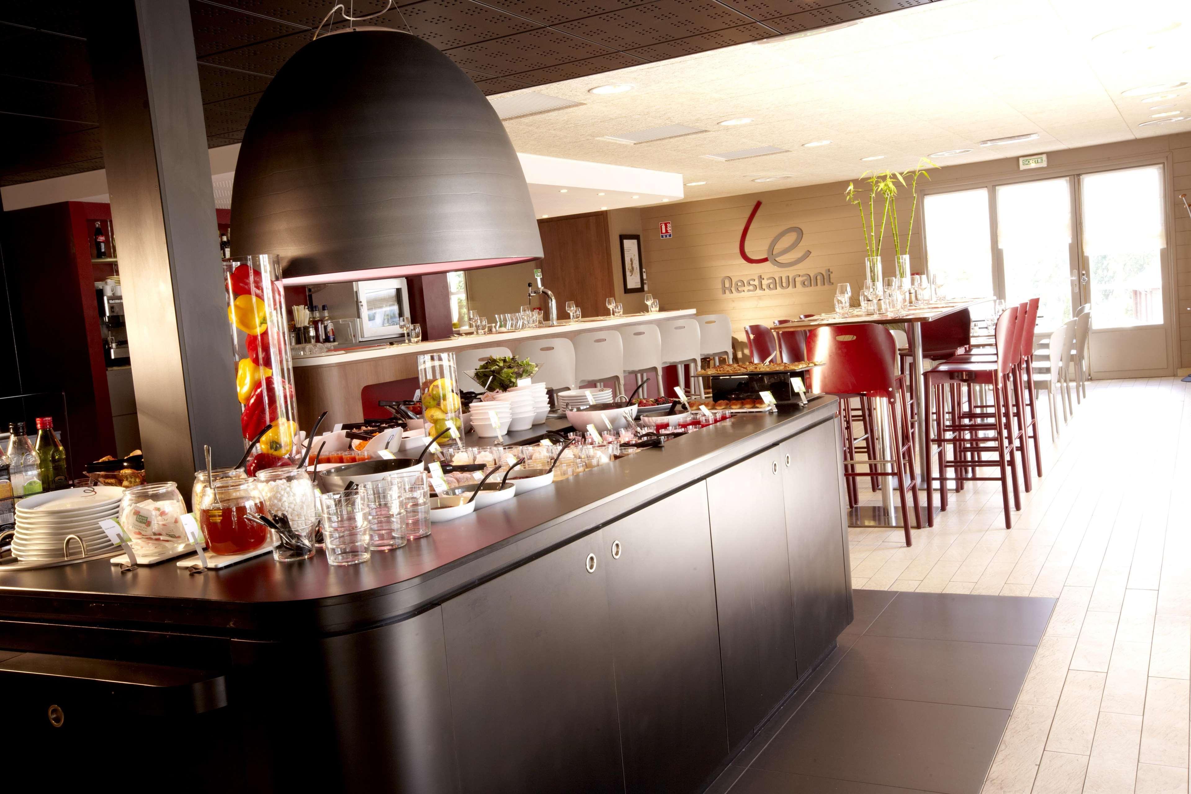 Campanile Gueret Hotel Restoran foto