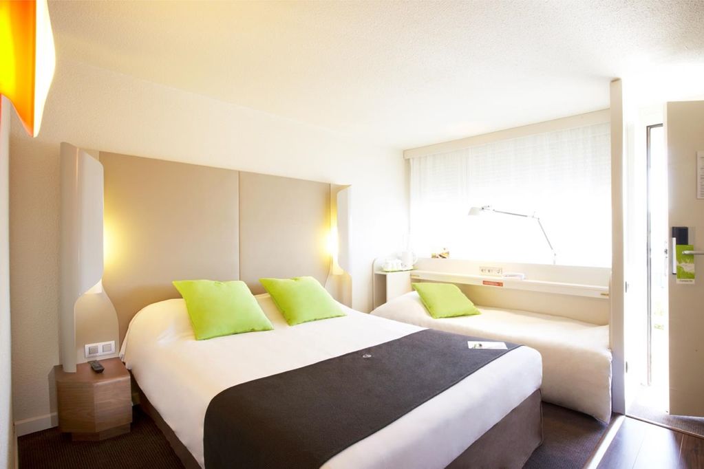 Campanile Gueret Hotel Bagian luar foto