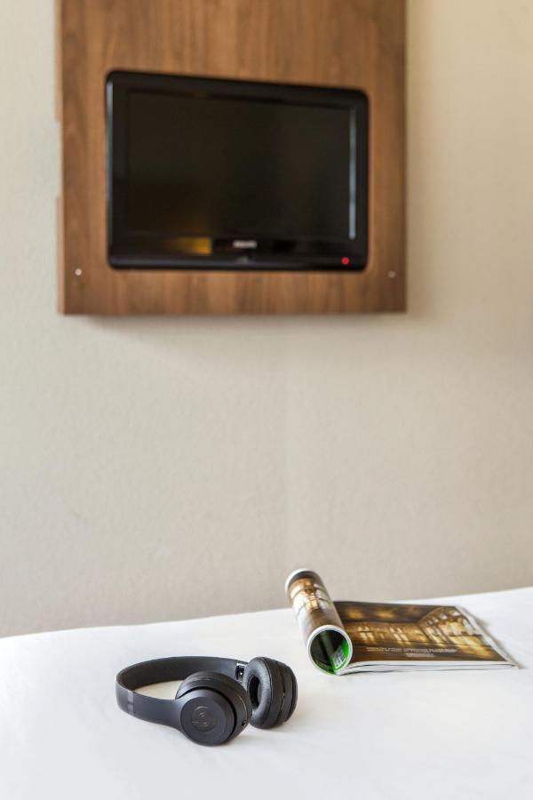 Campanile Gueret Hotel Bagian luar foto